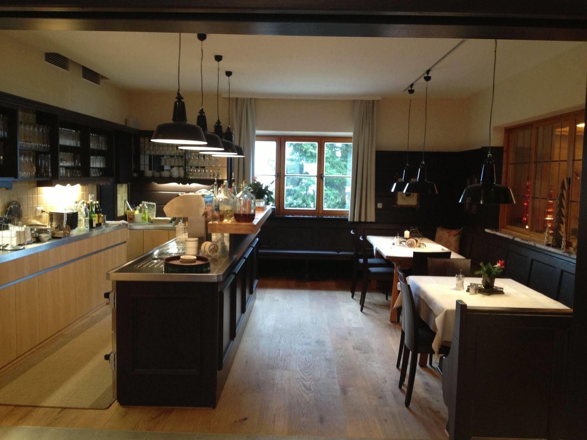 Alpenhof Landhotel Restaurant โอเบอร์เอาดอร์ฟ ภายนอก รูปภาพ